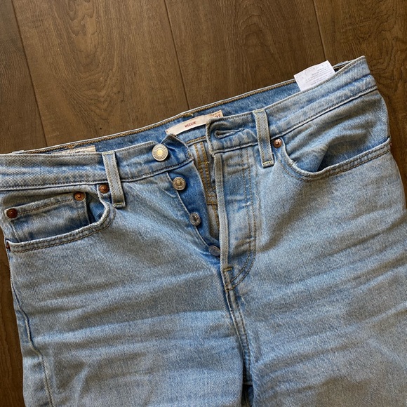 Levi’s Wedgie Ankle 27” Jeans - Picture 4 of 6